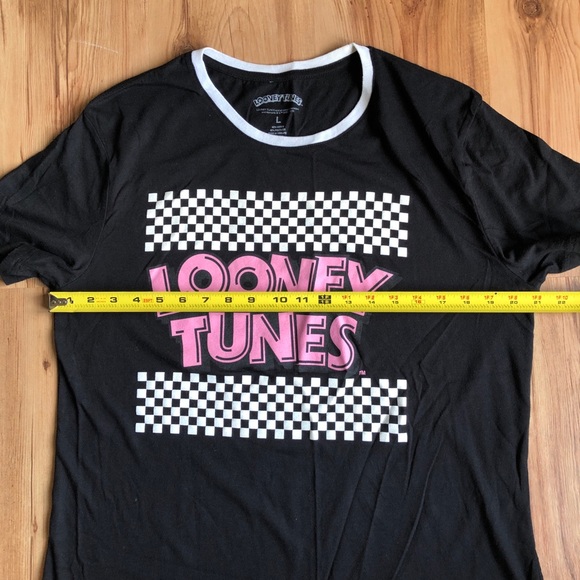 NEW LOONEY TUNES Tee Short Sleeve Black Large Women’s NWOT - Picture 6 of 14